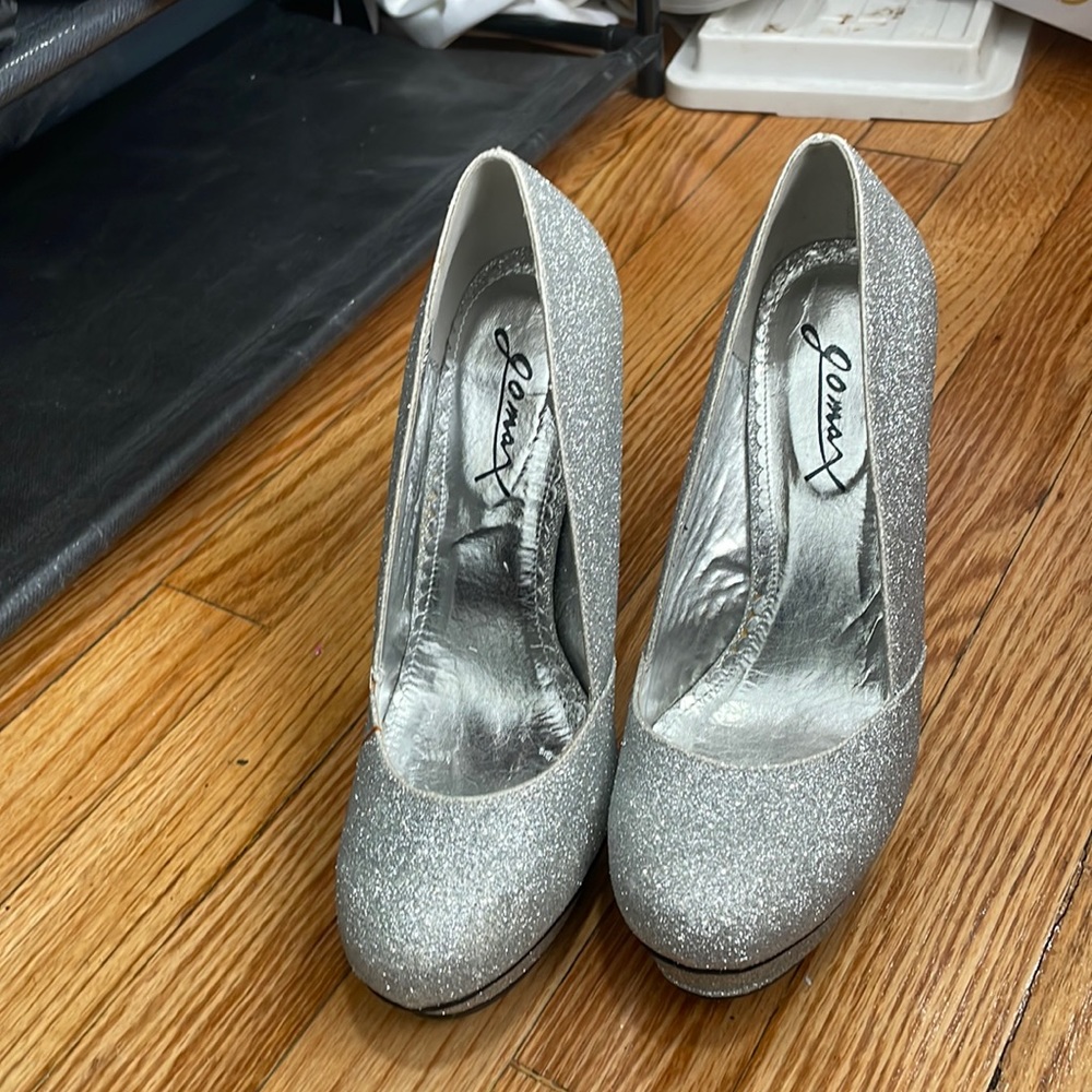 Gomax Adala Silver Glitter Stacked Heels.